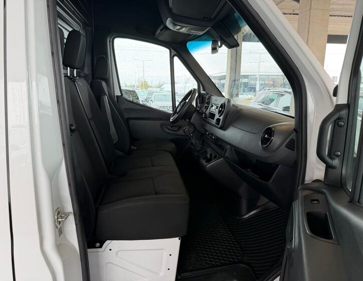 Mercedes-Benz Sprinter 17
