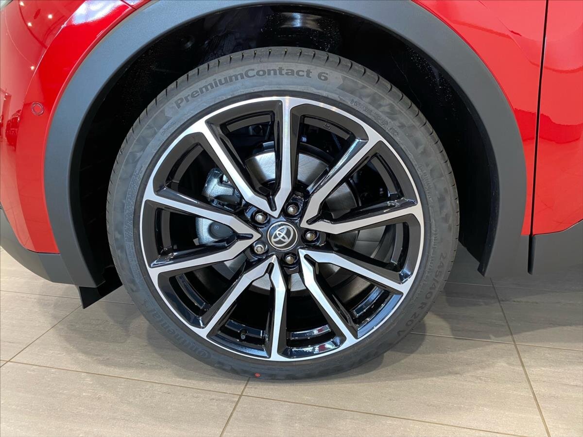 Toyota C-HR SUV 2,0 l 165 kw