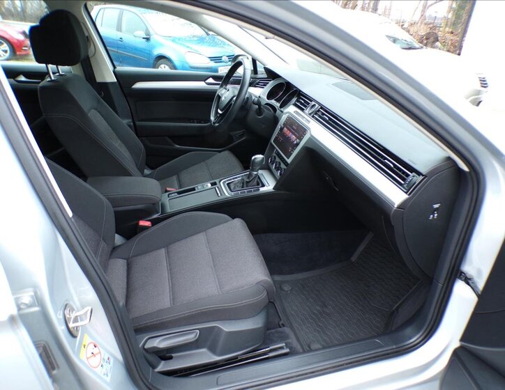 Volkswagen Passat Kombi 1,6 l 88 kw