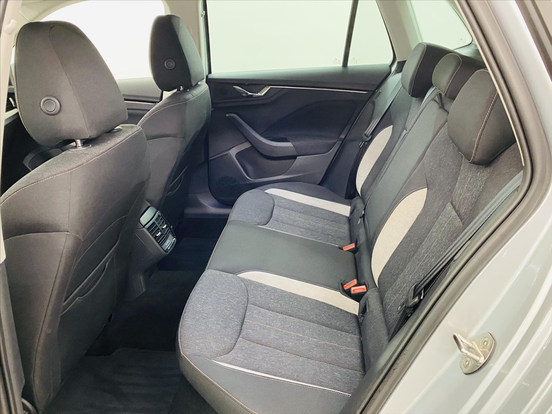 Škoda Kamiq Hatchback 999,0 85 kw