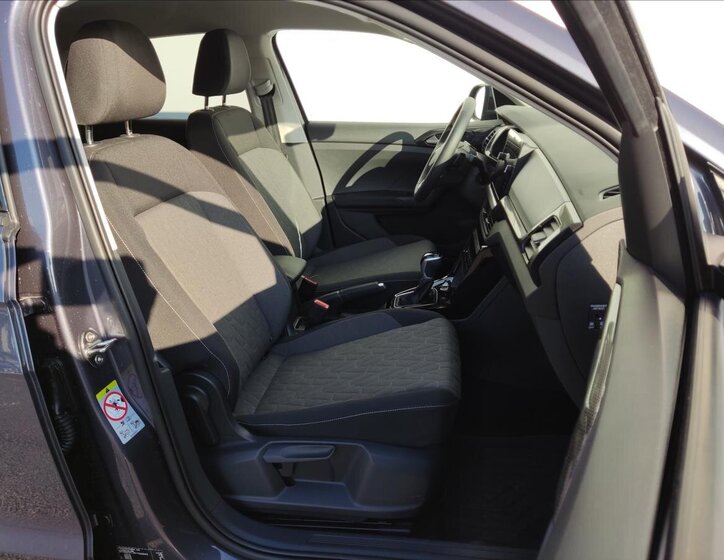 Volkswagen T-Cross 18