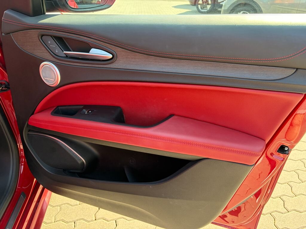 Alfa Romeo Stelvio SUV / Terénní 2,0 l 206 kw