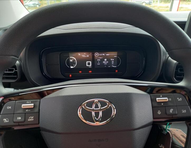 Toyota ProAce City 13