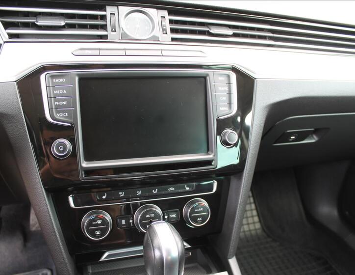 Volkswagen Passat 11