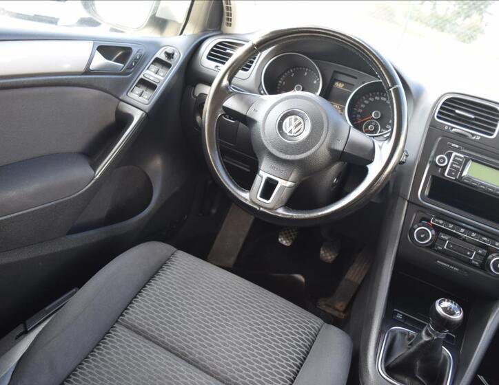 Volkswagen Golf 28