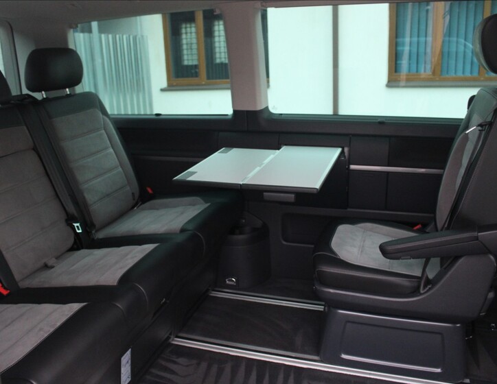 Volkswagen Multivan 8