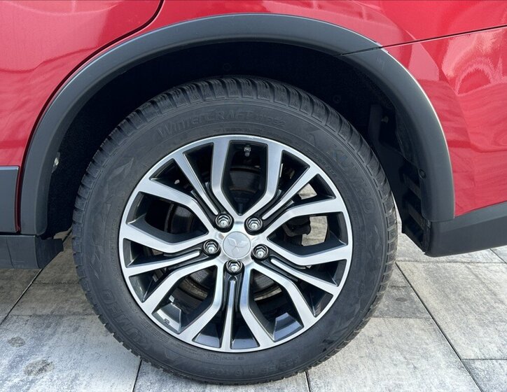 Mitsubishi Outlander 43