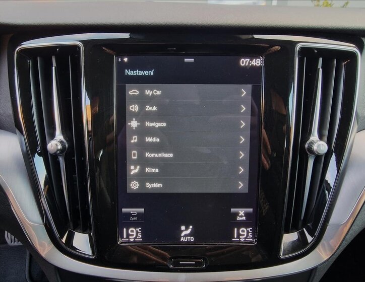 Volvo V60 Kombi 2,0 l 145 kw