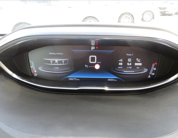 Peugeot 3008 SUV / Terénní 1,5 l 96 kw