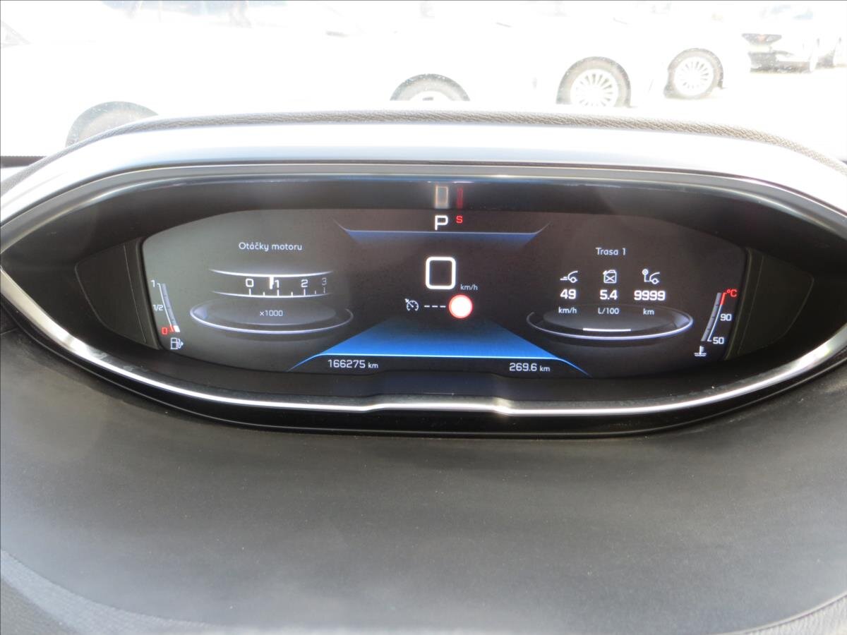 Peugeot 3008 SUV / Terénní 1,5 l 96 kw