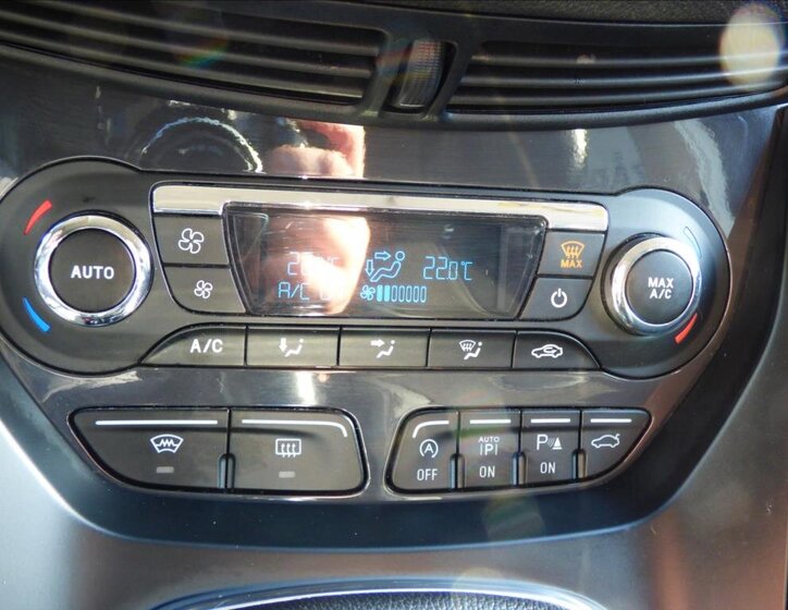 Ford Kuga SUV 2,0 l 110 kw