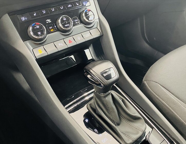 Škoda Karoq SUV / Terénní 1,5 l 110 kw