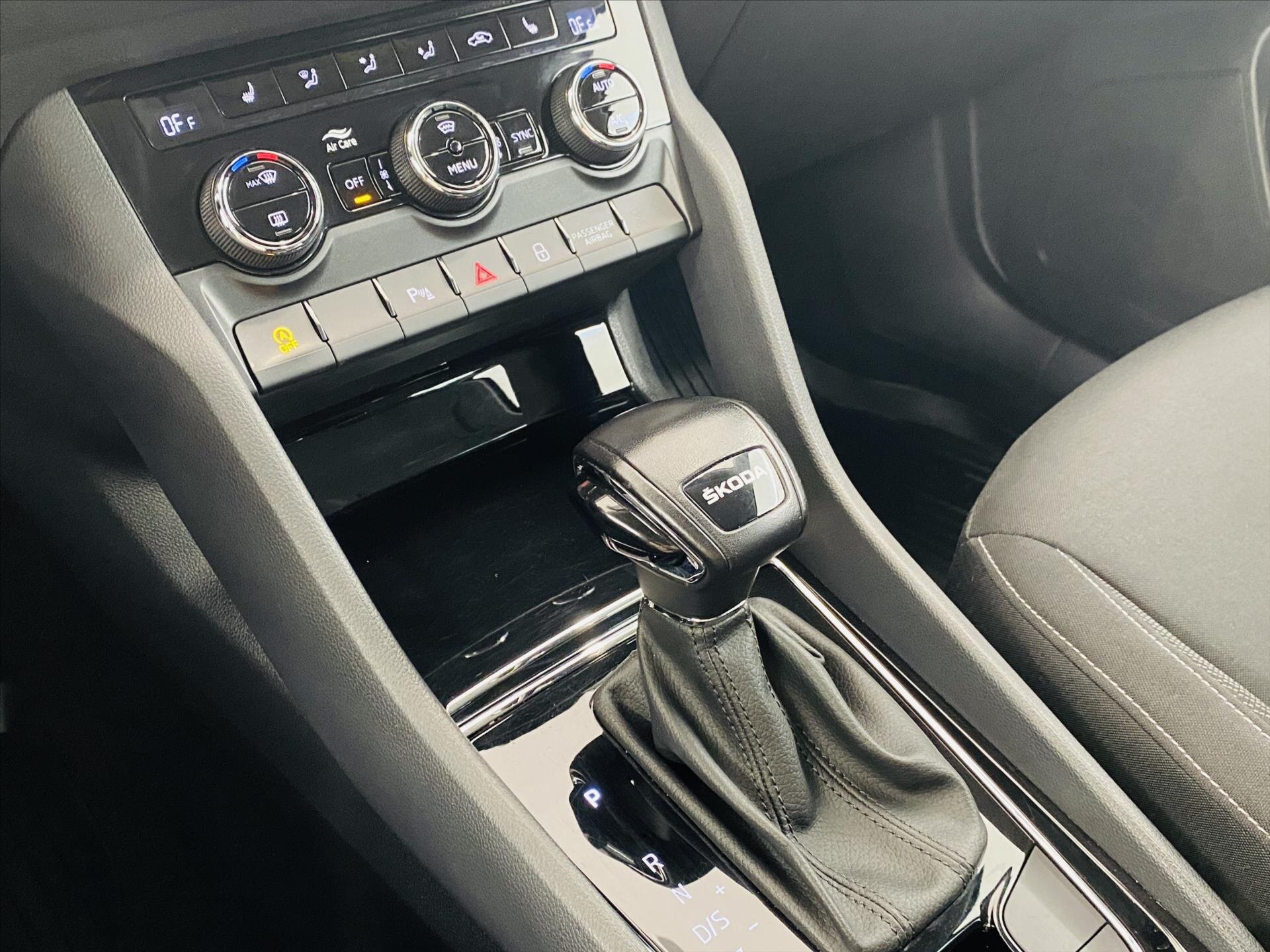 Škoda Karoq SUV / Terénní 1,5 l 110 kw