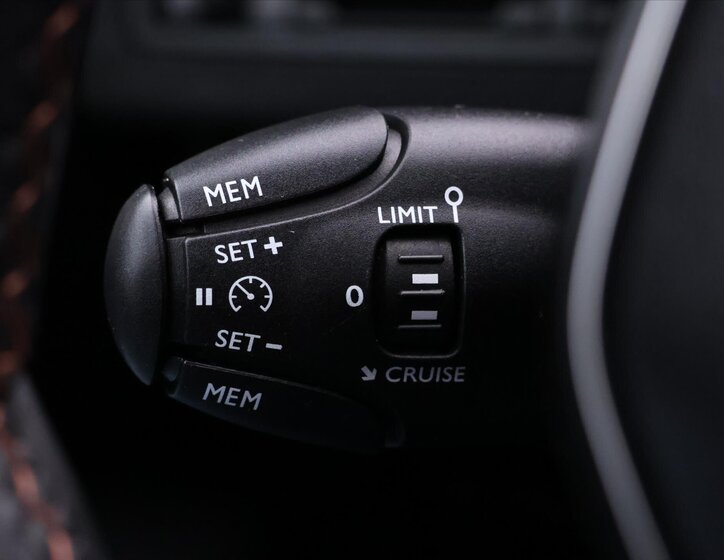 Peugeot 5008 SUV / Terénní 1,2 l 96 kw