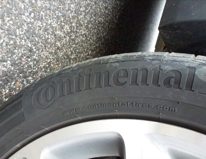 Citroën C-Crosser SUV 2,2 l 115 kw