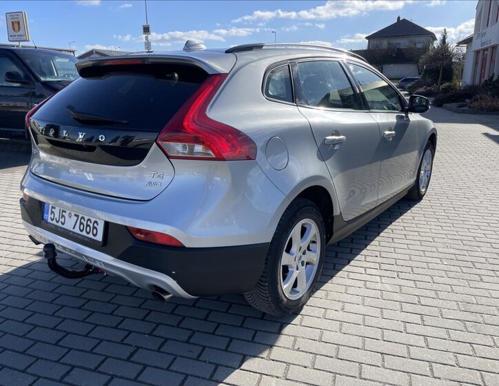 Volvo V40 Hatchback 2,0 l 140 kw
