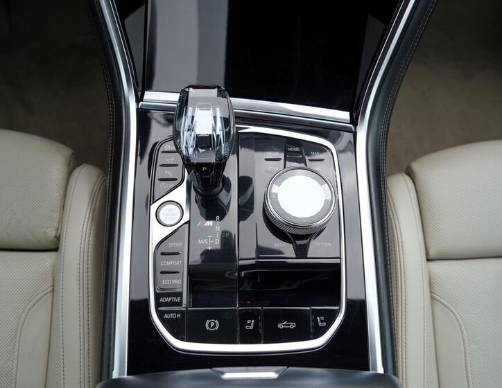 BMW Řada 8 Kabriolet 4,4 l 390 kw