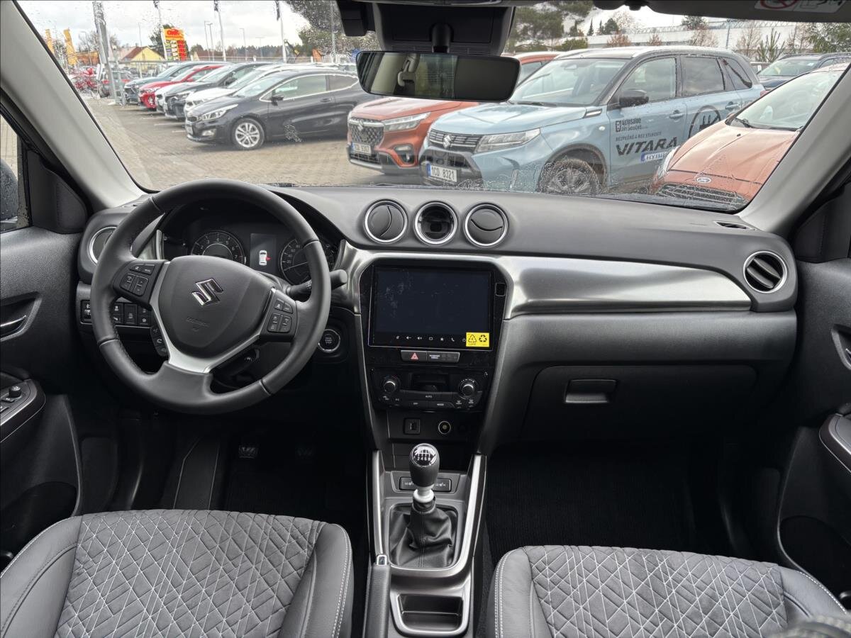 Suzuki Vitara SUV 1,4 l 81 kw