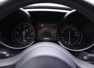 Alfa Romeo Giulia Sedan / Limuzína 2,1 l 110 kw