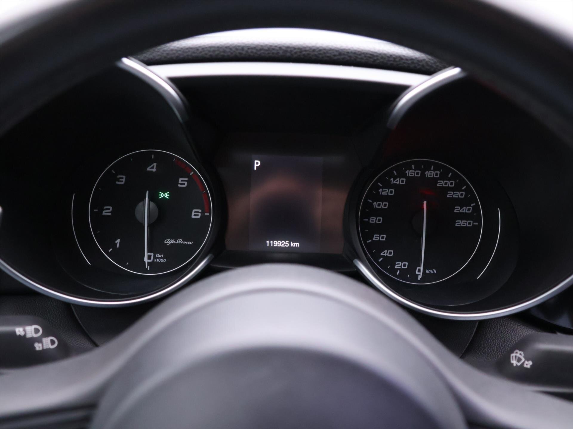 Alfa Romeo Giulia Sedan / Limuzína 2,1 l 110 kw