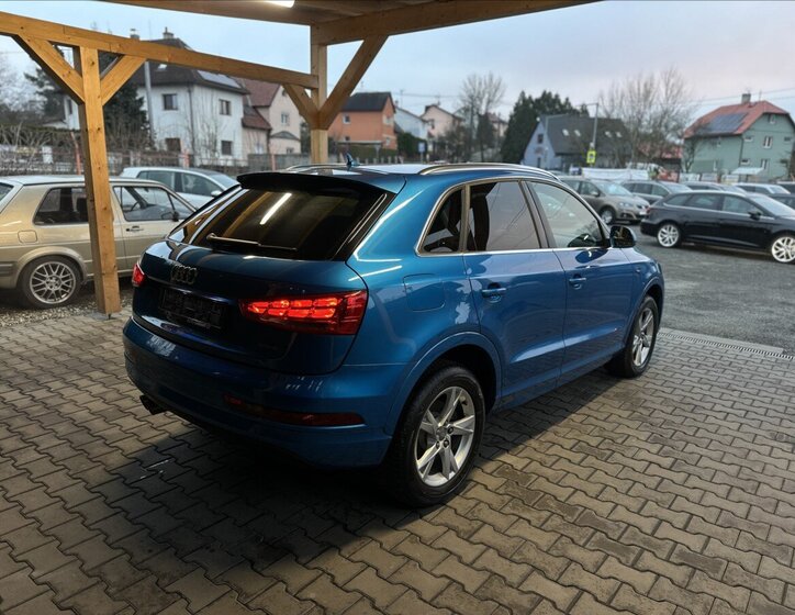 Audi Q3 4