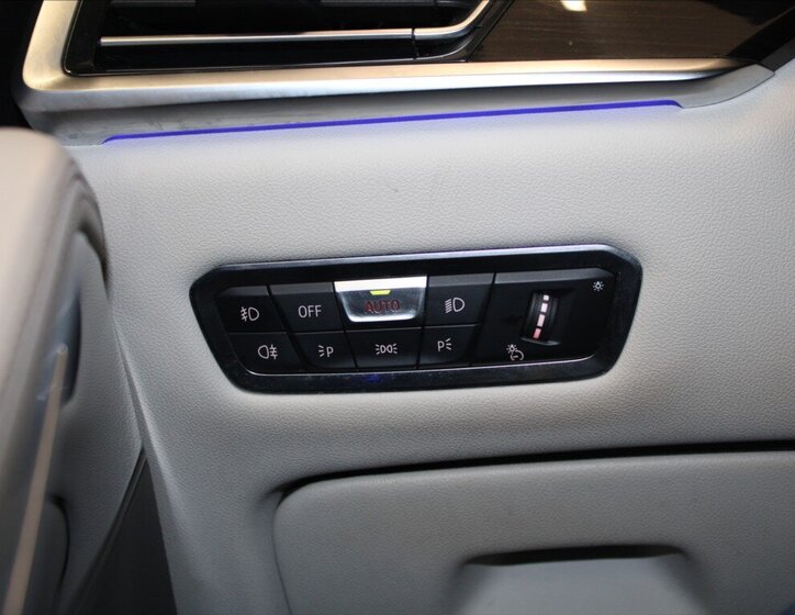 BMW X7 SUV / Terénní 3,0 l 195 kw