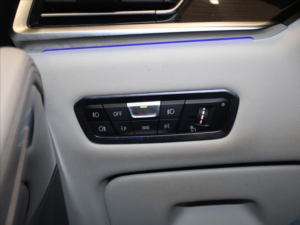 BMW X7 SUV / Terénní 3,0 l 195 kw