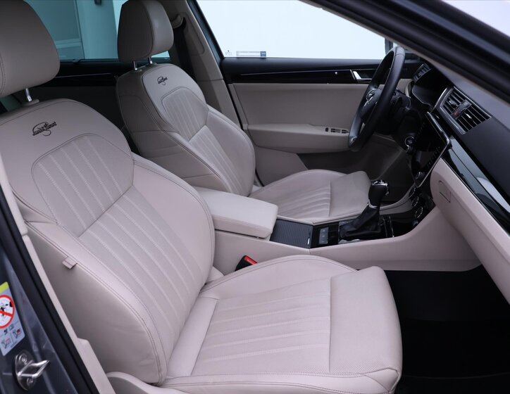 Škoda Superb 15