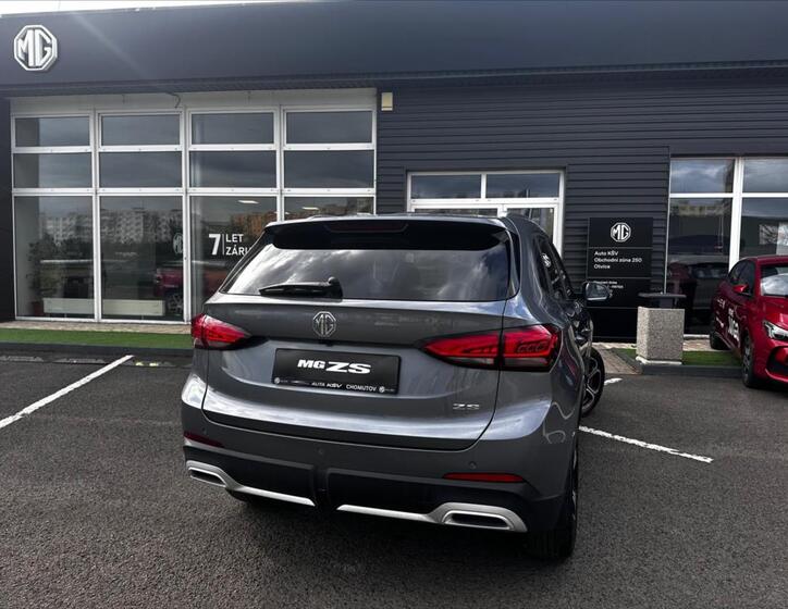 MG ZS 4