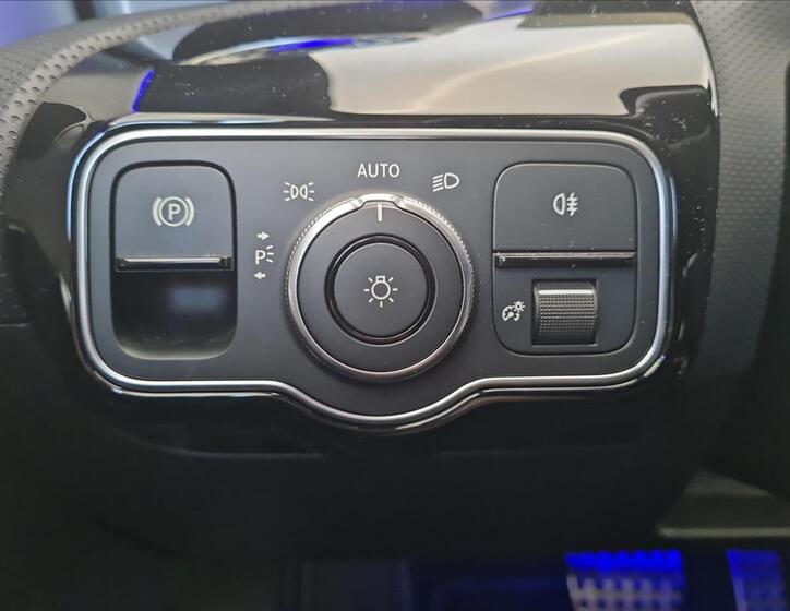 Mercedes-Benz CLA 11