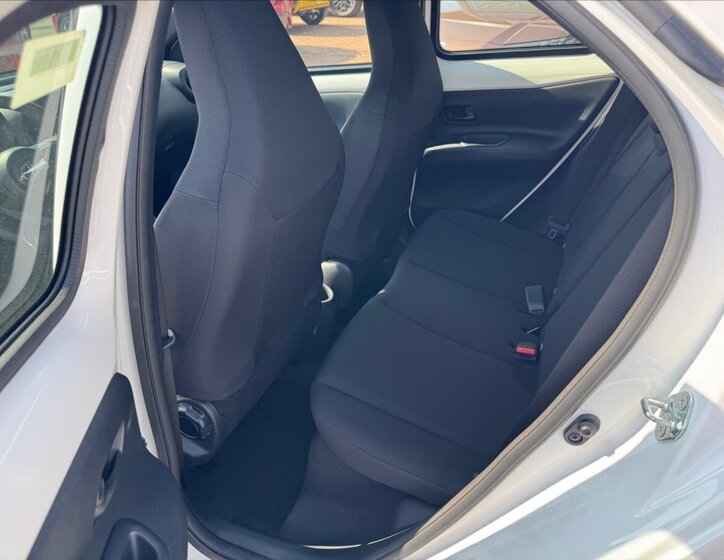 Toyota Aygo Hatchback 998,0 53 kw