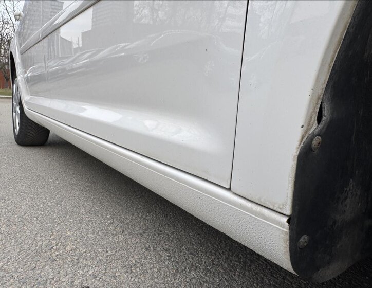 Volkswagen Touran MPV 1,6 l 77 kw