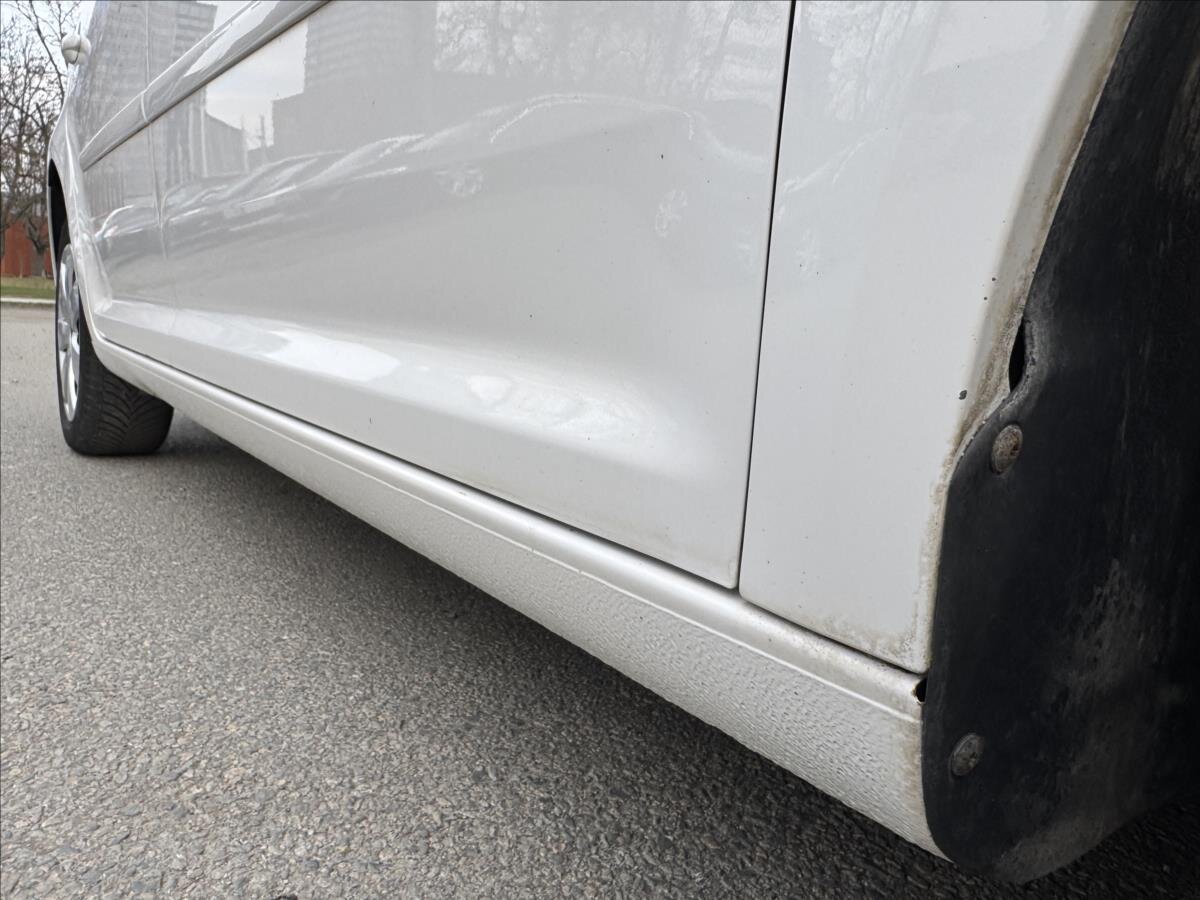 Volkswagen Touran MPV 1,6 l 77 kw