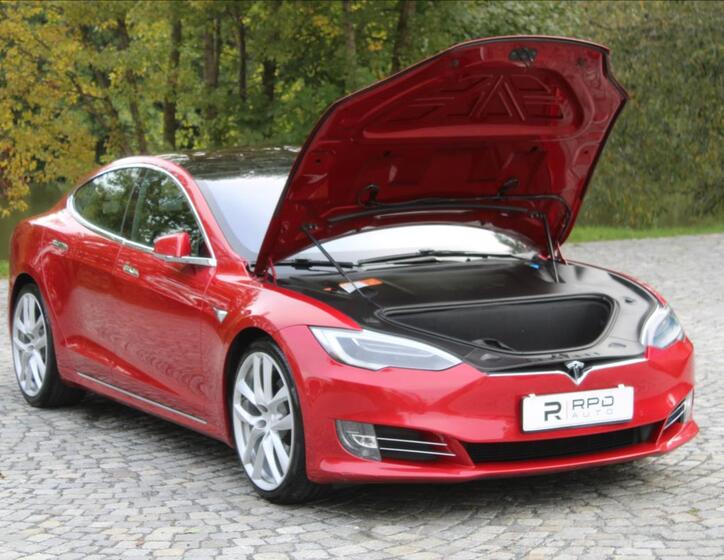 Tesla Model S 46