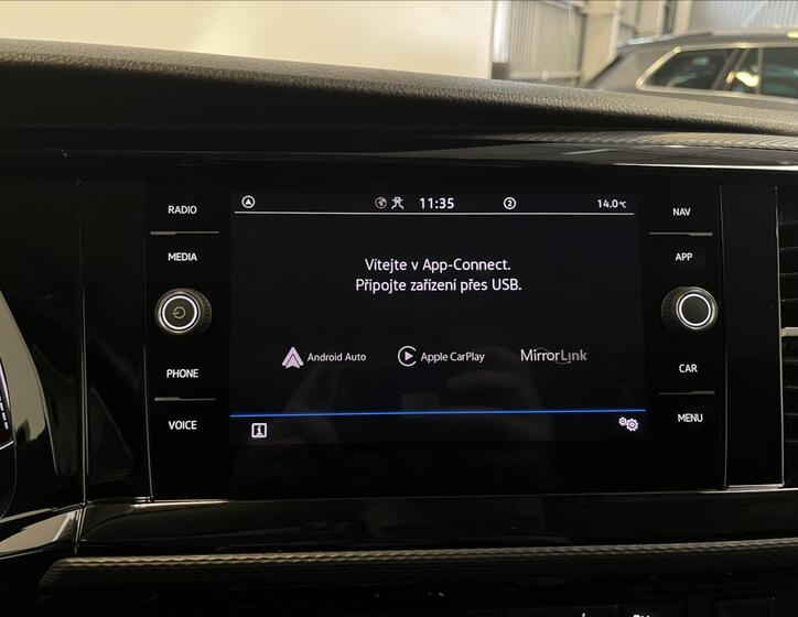 Volkswagen Multivan 9