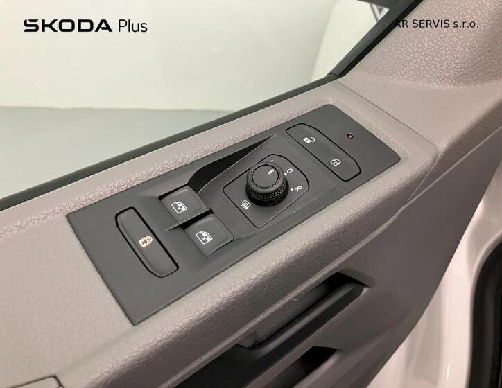 Volkswagen Caravelle 14