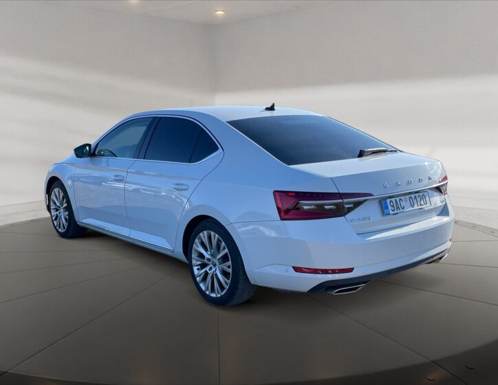 Škoda Superb Sedan / Limuzína 2,0 l 206 kw