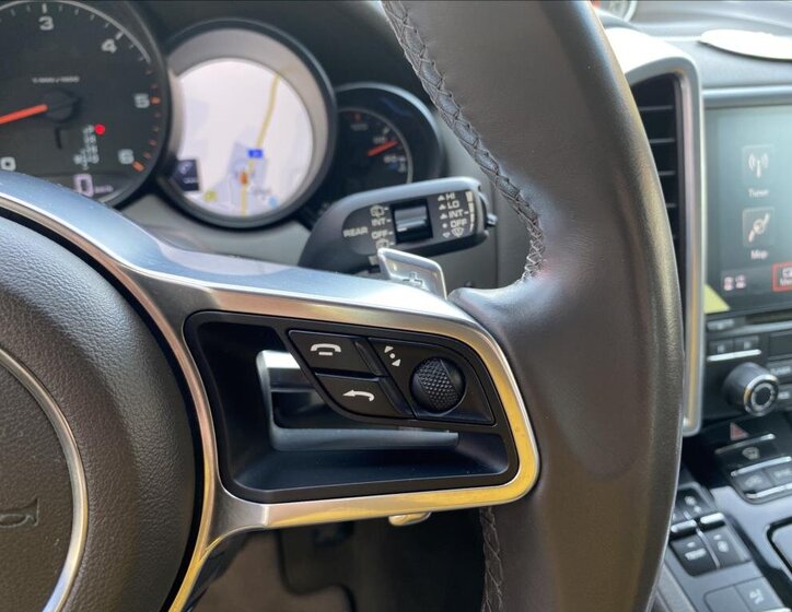 Porsche Cayenne SUV 3,0 l 184 kw