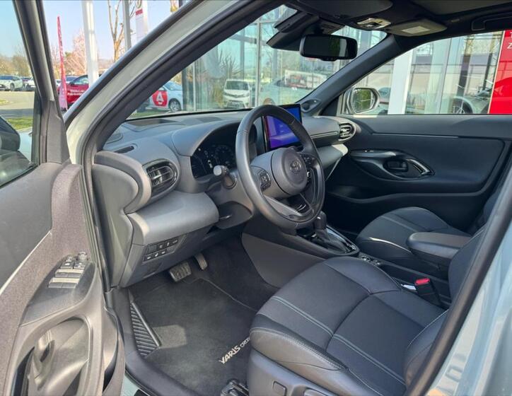 Toyota Yaris Cross 9