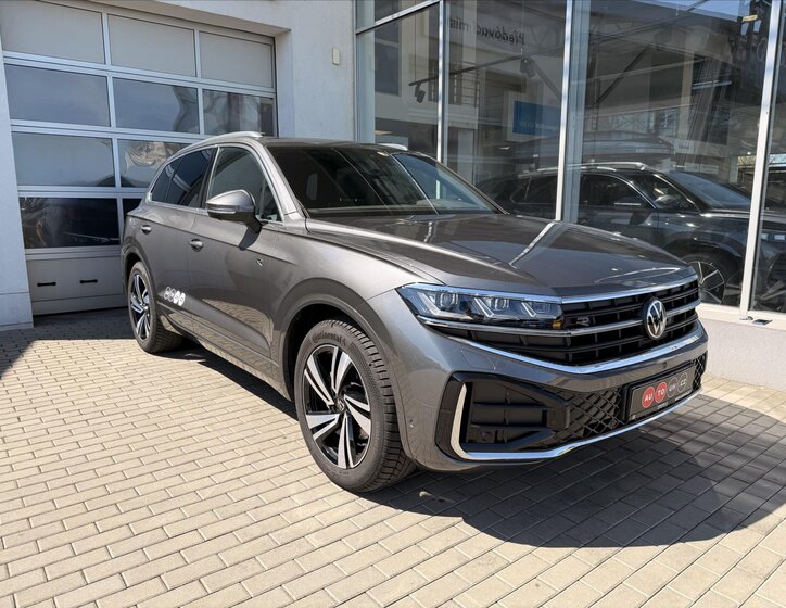 Volkswagen Touareg SUV / Terénní 3,0 l 210 kw
