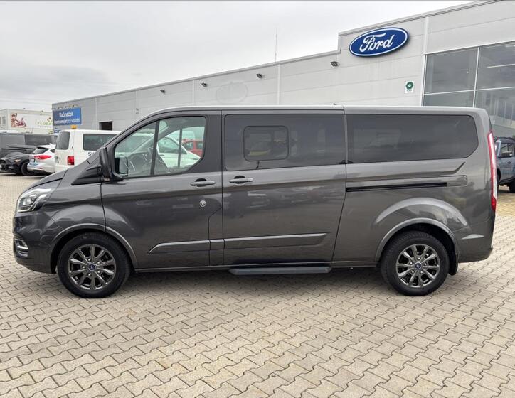 Ford Tourneo Custom 2