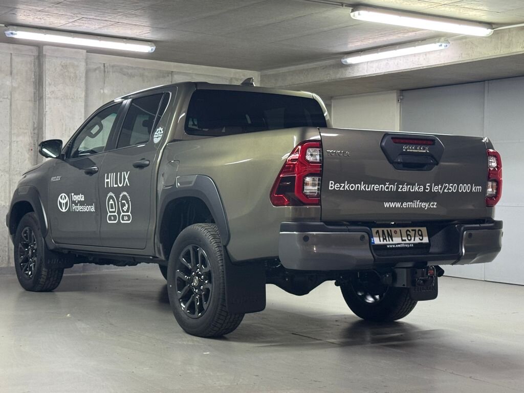 Toyota Hilux Pick-up 2,8 l 150 kw