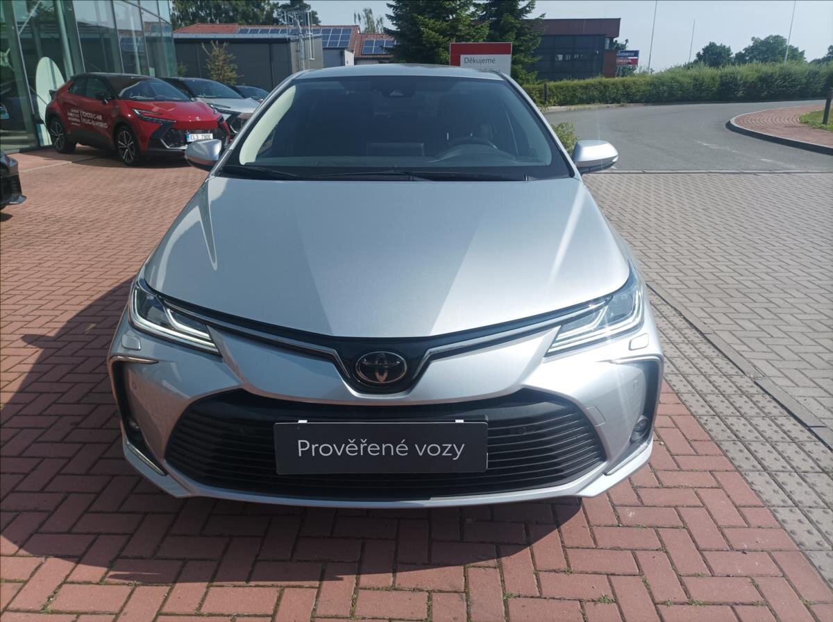 Toyota Corolla Sedan 1,5 l 92 kw