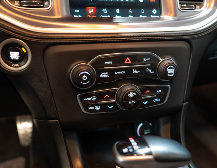 Dodge Charger Sedan / Limuzína 6,4 l 361 kw