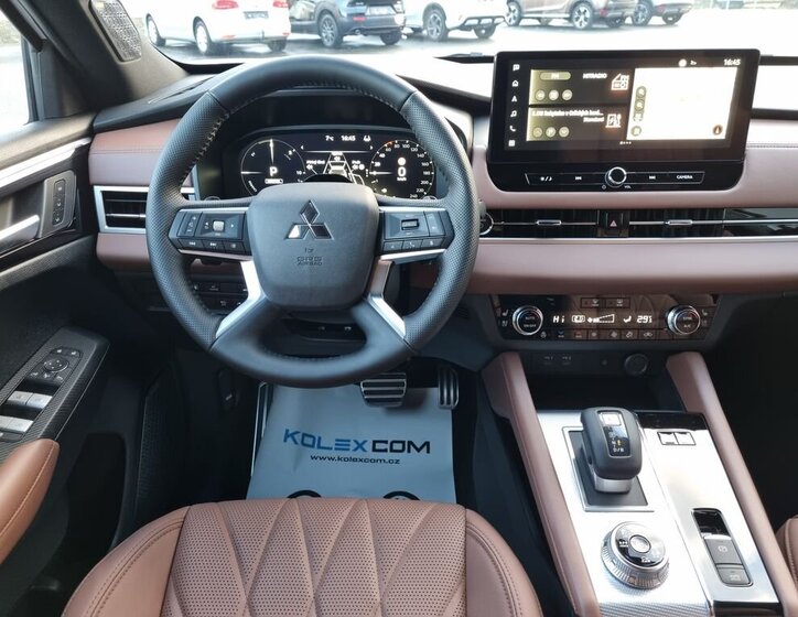 Mitsubishi Outlander SUV 2,4 l 225 kw