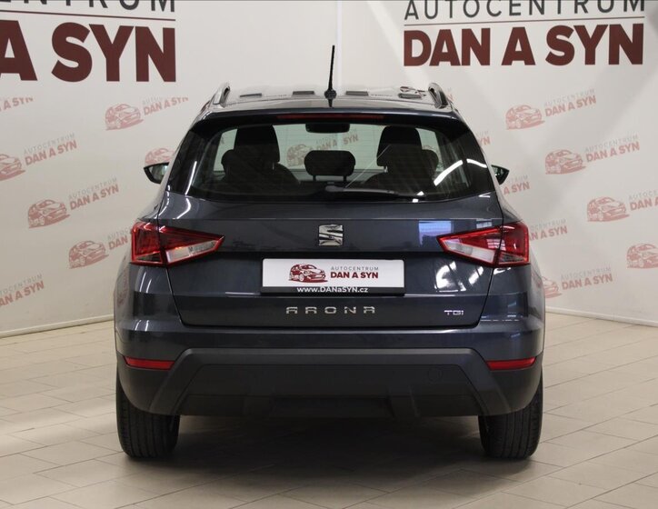 Seat Arona 5