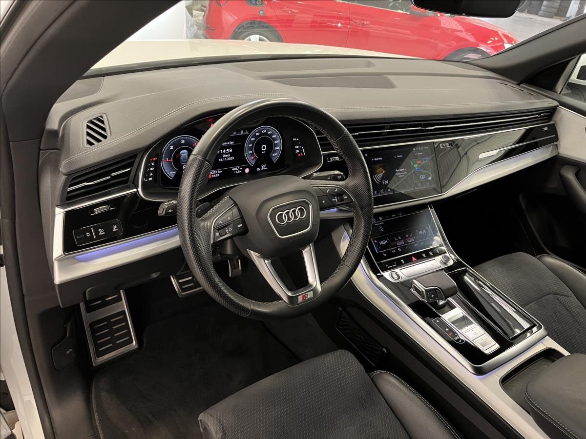 Audi Q8 SUV / Terénní 3,0 l 210 kw