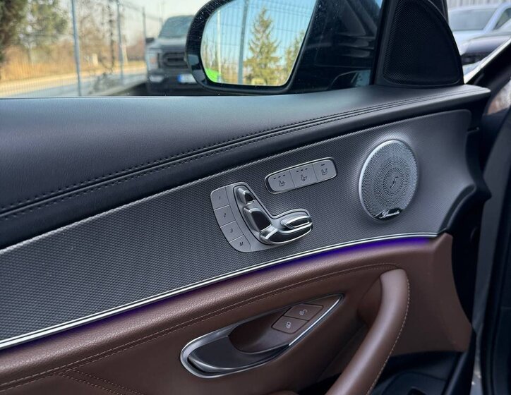 Mercedes-Benz Třídy E Sedan / Limuzína 4,0 l 420 kw