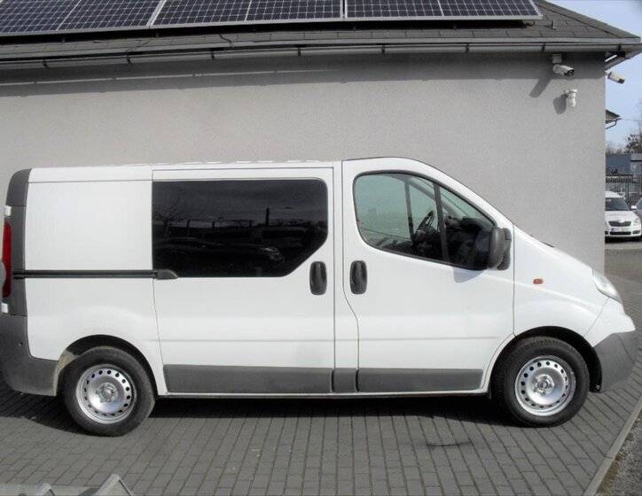 Opel Vivaro 8