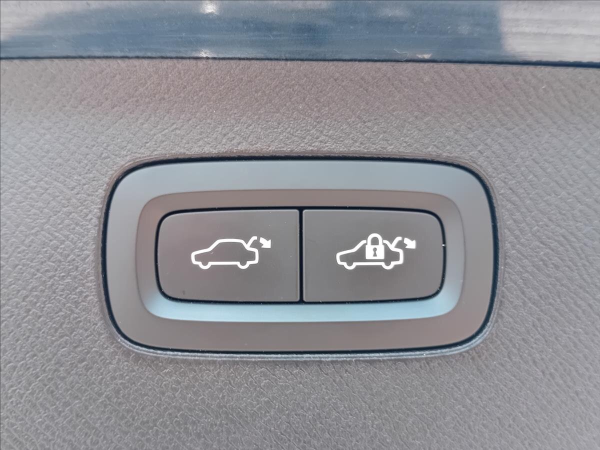 Volvo XC90 SUV 2,0 l 173 kw